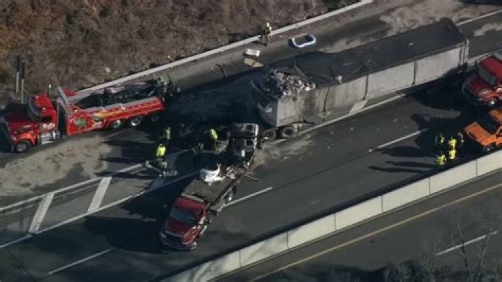 Lancaster County, PA Car Accident: Woman dead, 4 injured in fatal Sunday morning crash in Salisbury Township