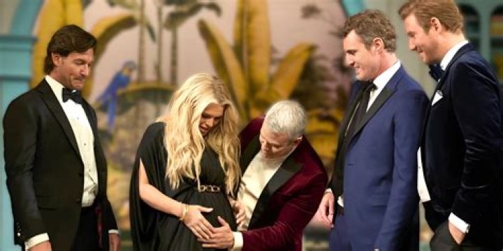 Stephen Amell Net Worth: Details About Height, and, Movies, TV, Age, Shows