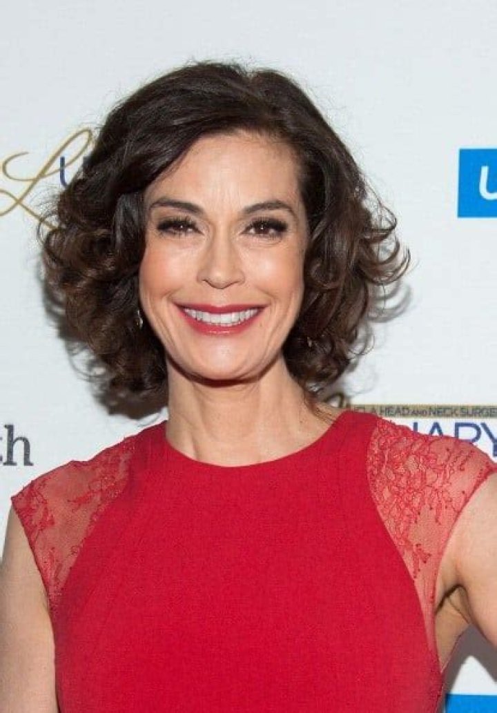 Reveal Teri Hatcher Net Worth: Details About Age, Icome, Movie, Career, Bf, Home