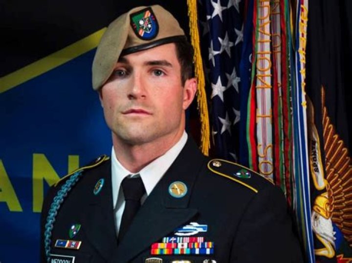 Who is Lucas Tomlinson? FOX News Correspondent Family, Wedding, Age, Wife, Salary, Wiki, Instagram And Net Worth